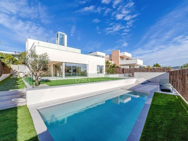 4 makuuhuone Huvila myytävänä paikassa Sitges mukana uima-altaan 
autotalli - 2 490 000 € (Ref: 8406656)