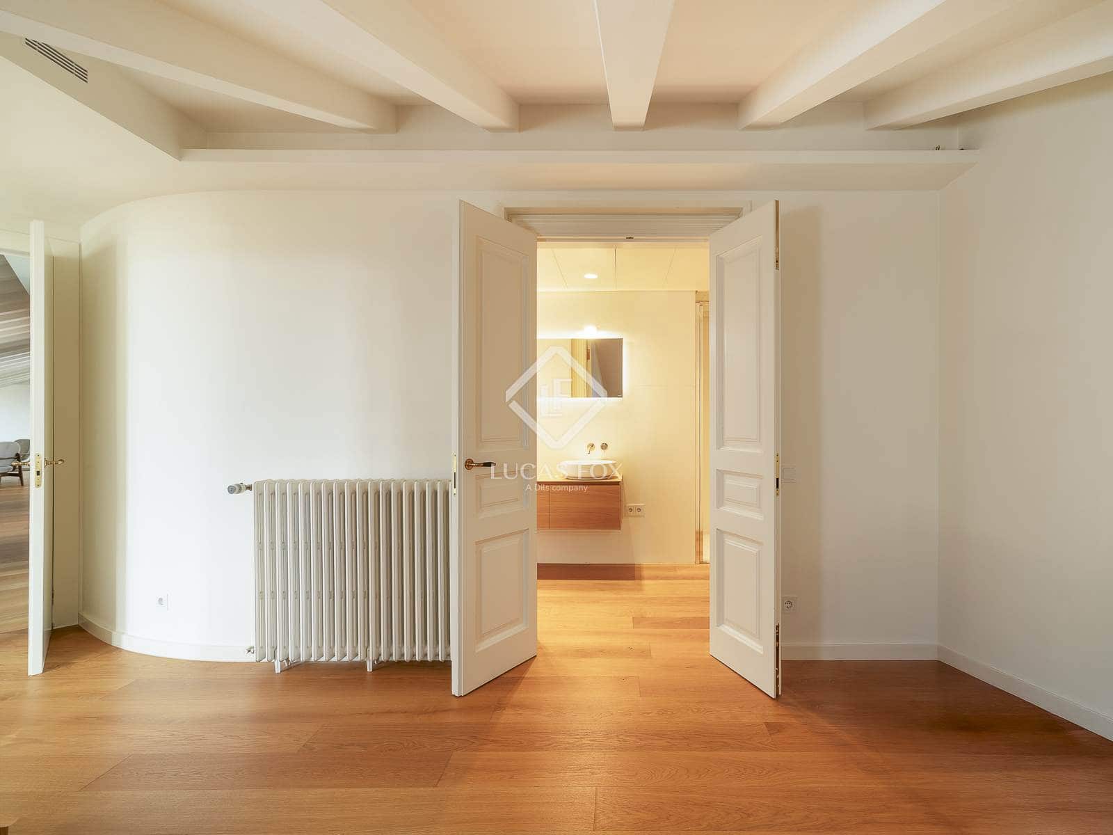 2 soveværelse Penthouse til salg i Barcelona by med swimmingpool - € 2.690.000 (Ref: 8410758)