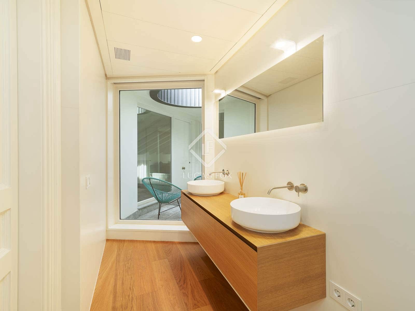 2 soveværelse Penthouse til salg i Barcelona by med swimmingpool - € 2.690.000 (Ref: 8410758)