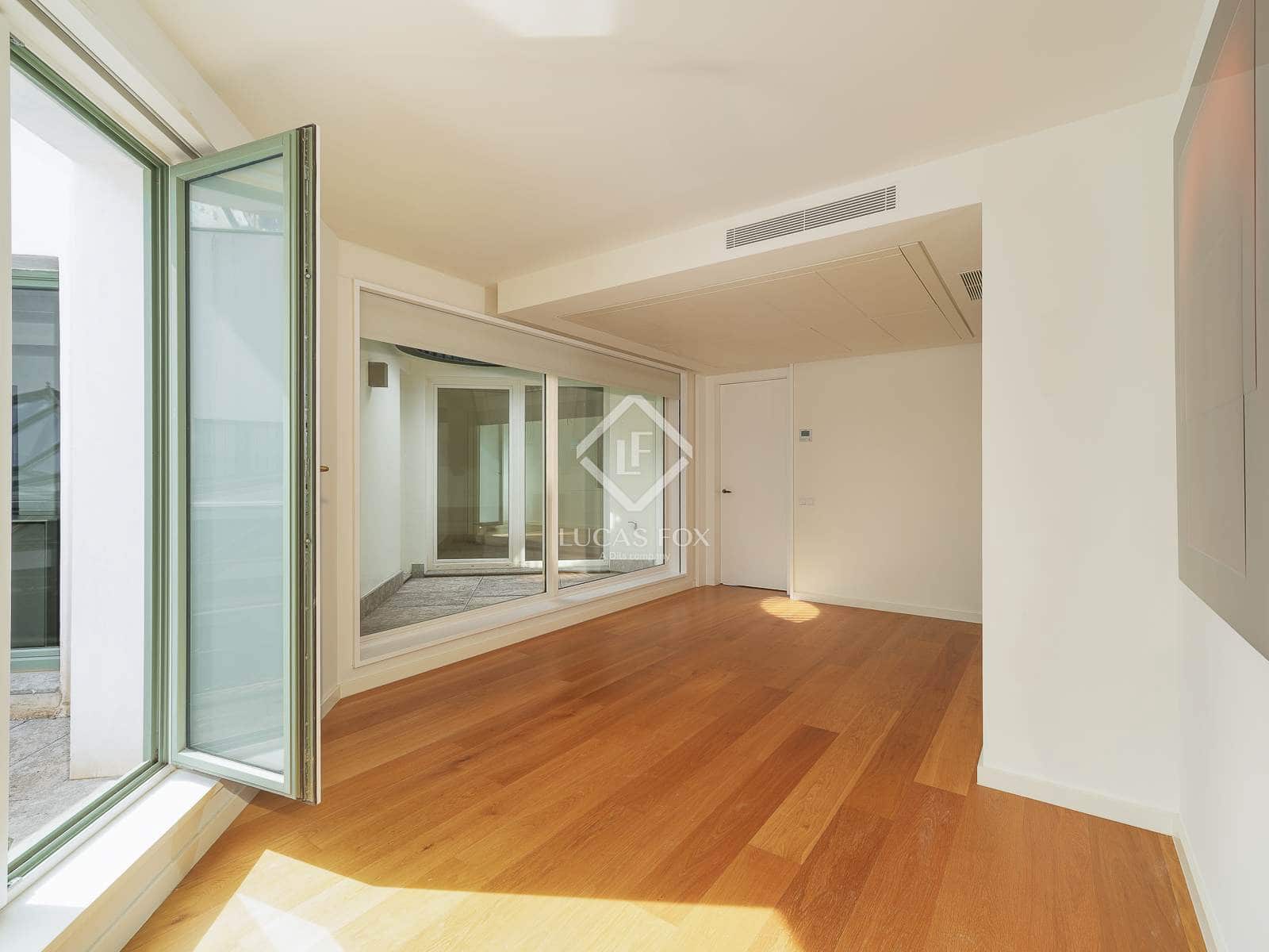 2 soveværelse Penthouse til salg i Barcelona by med swimmingpool - € 2.690.000 (Ref: 8410758)