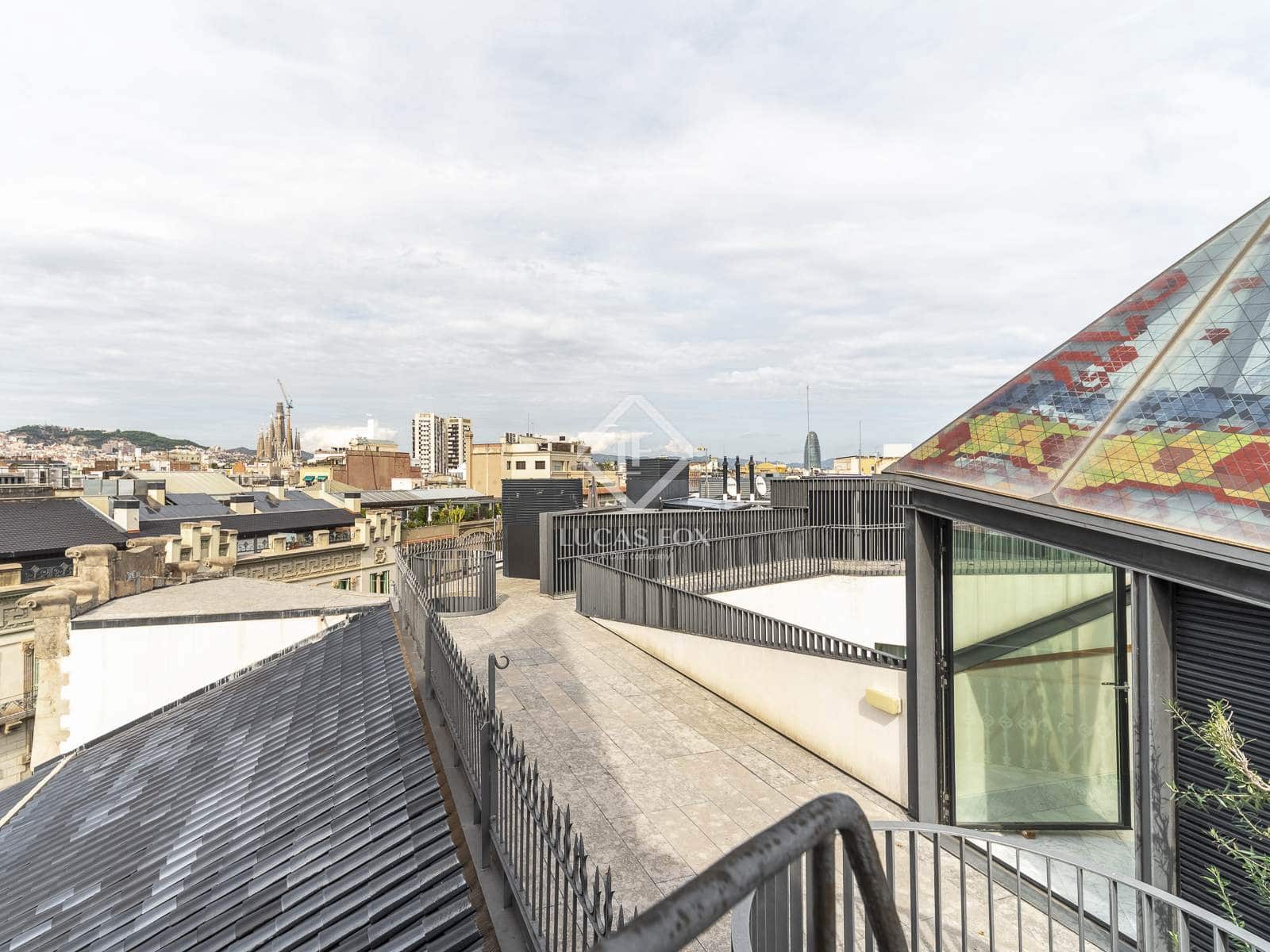 2 soveværelse Penthouse til salg i Barcelona by med swimmingpool - € 2.690.000 (Ref: 8410758)