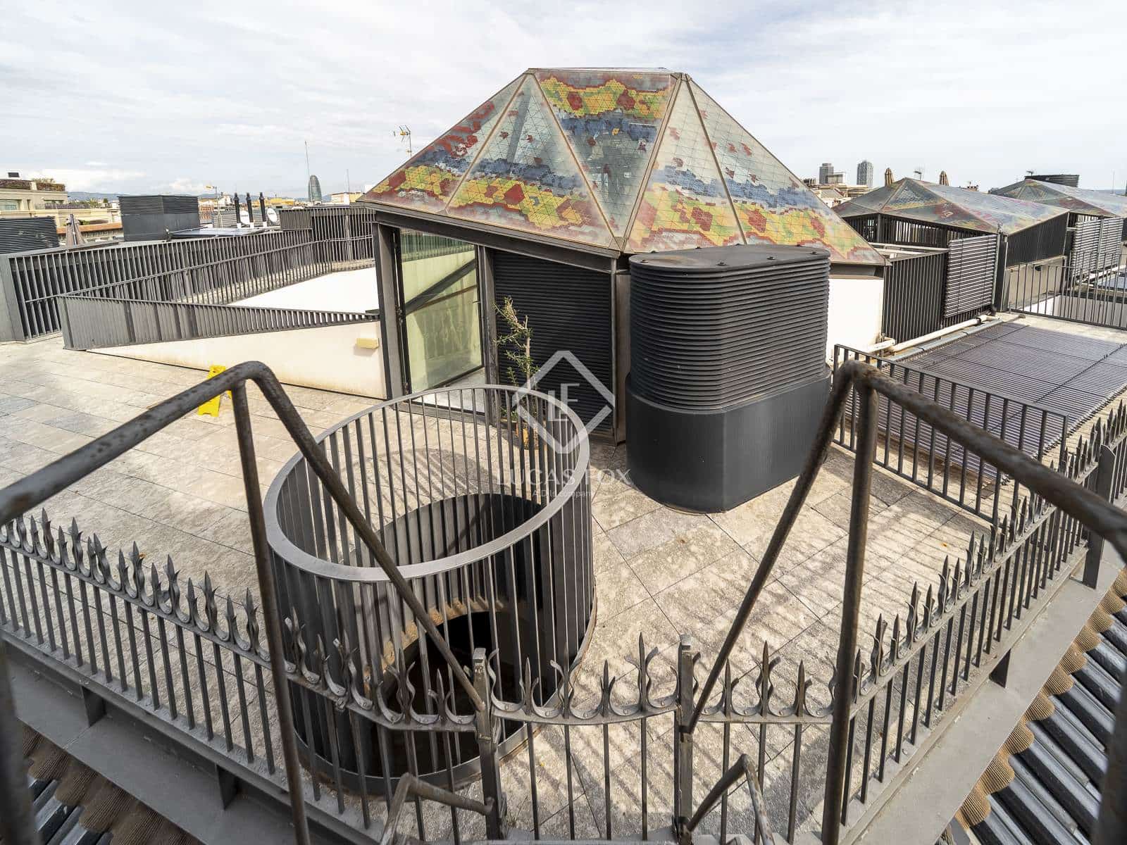 2 soveværelse Penthouse til salg i Barcelona by med swimmingpool - € 2.690.000 (Ref: 8410758)