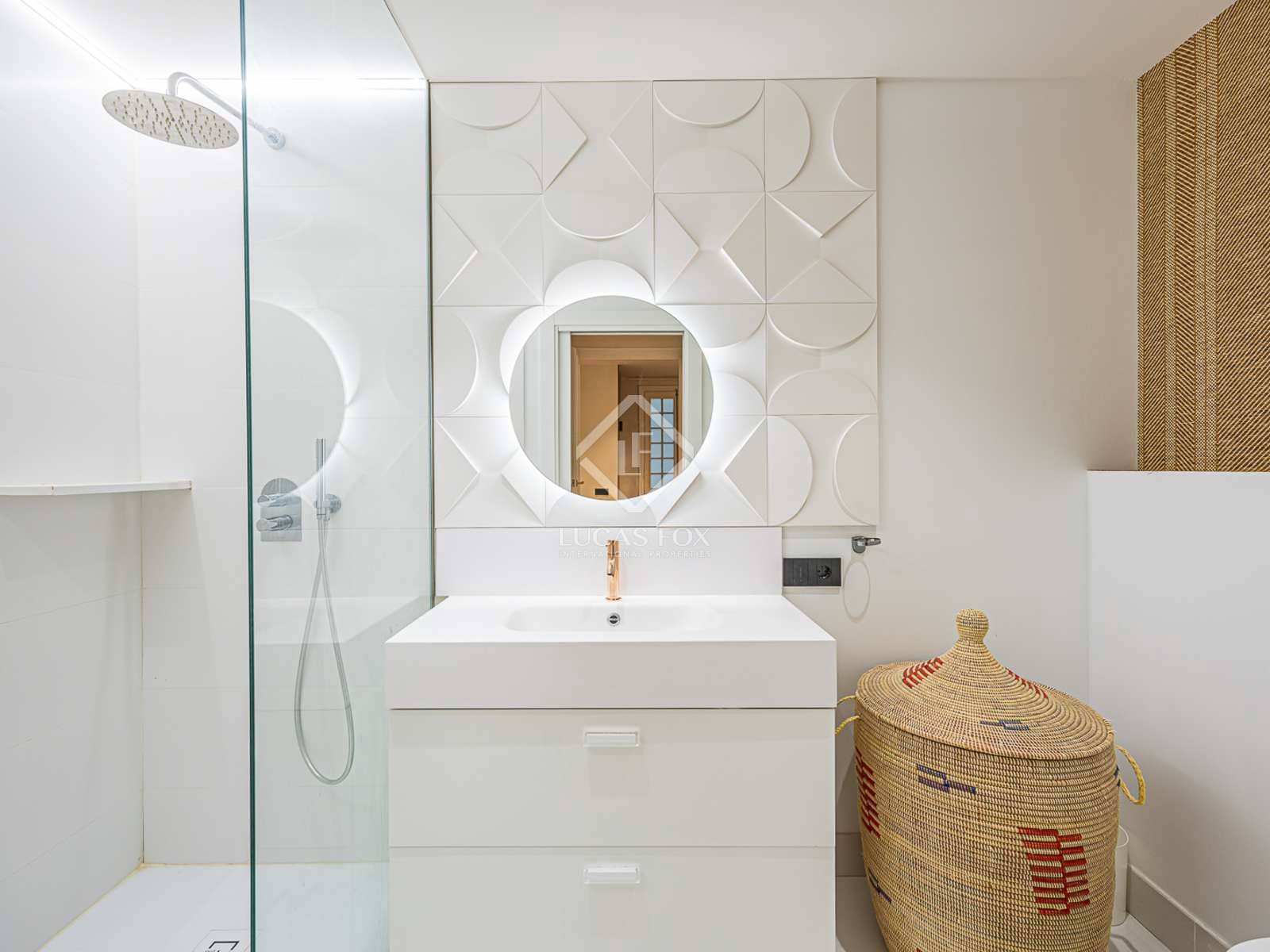 3 slaapkamer Appartement te koop in Barcelona stad - € 1.295.000 (Ref: 8410761)