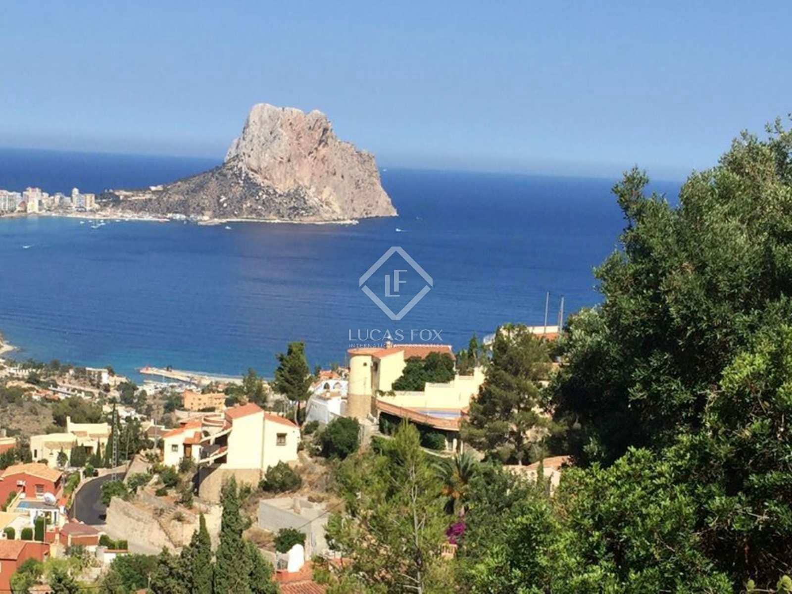 4 bedroom Villa for sale in Calpe / Calp with pool garage - € 1,690,000 (Ref: 8410910)
