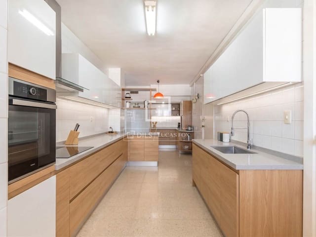 5 makuuhuone Huoneisto myytävänä paikassa La Malagueta, Málaga kaupunki mukana 
autotalli - 1 680 000 € (Ref: 8410912)