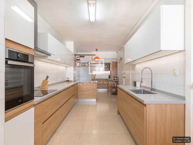 5 makuuhuone Huoneisto myytävänä paikassa La Malagueta, Málaga kaupunki mukana 
autotalli - 1 680 000 € (Ref: 8410912)