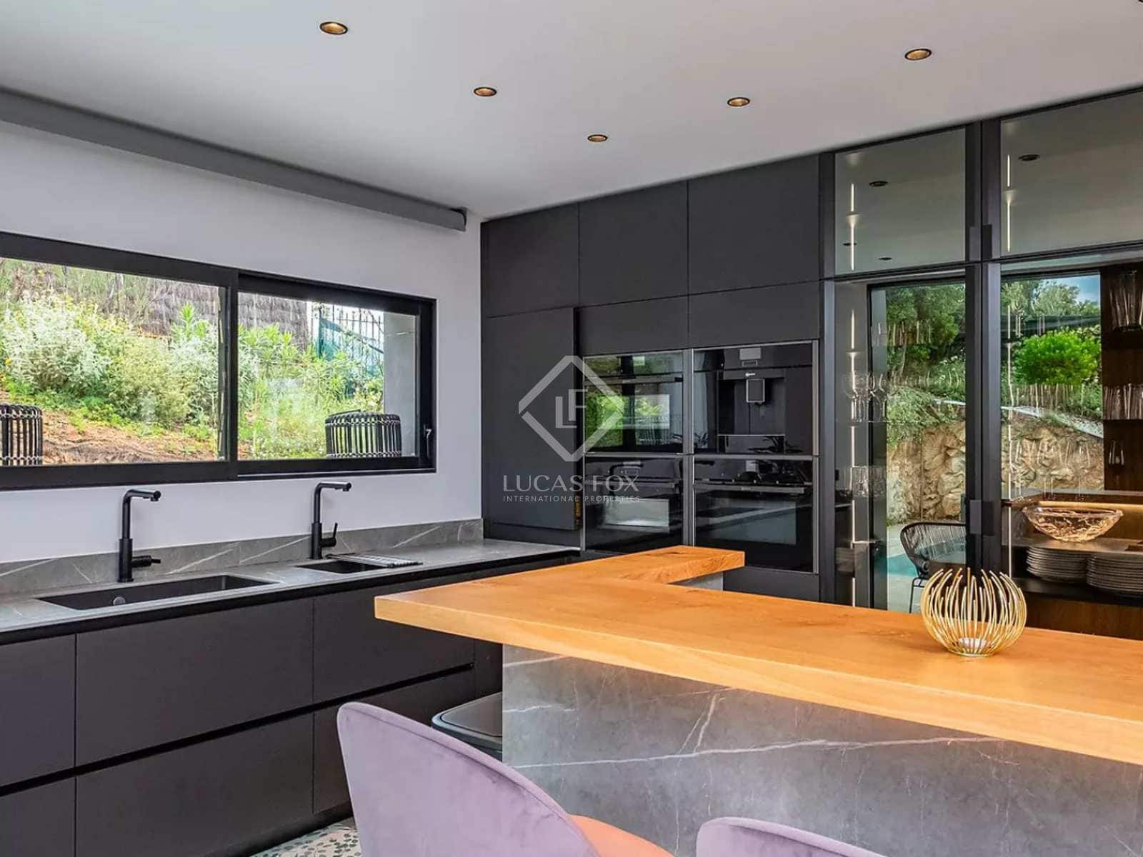 4 soveværelse Villa til salg i Platja d'Aro med swimmingpool garage - € 1.995.000 (Ref: 8416321)