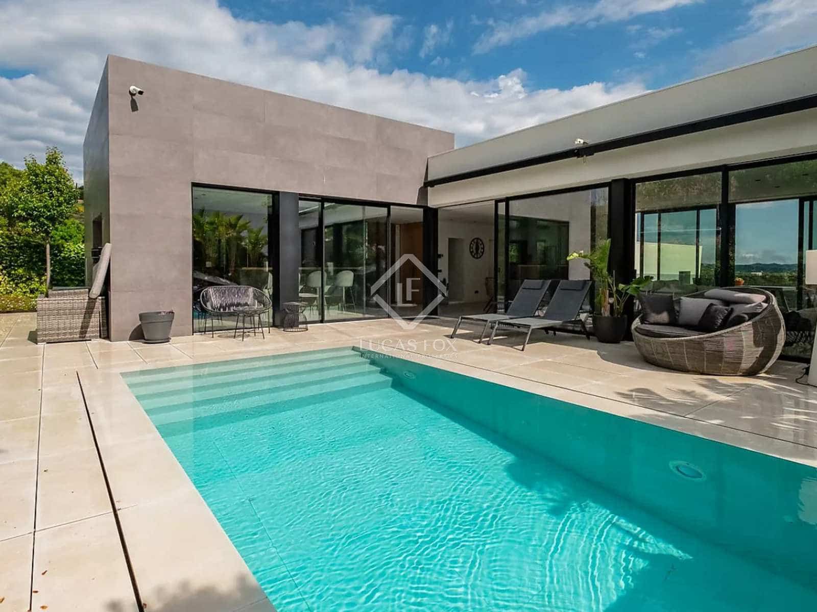 4 soveværelse Villa til salg i Platja d'Aro med swimmingpool garage - € 1.995.000 (Ref: 8416321)