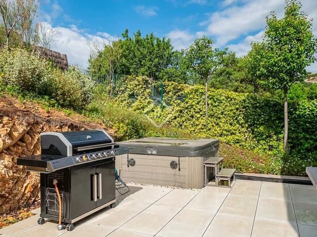 4 Zimmer Villa zu verkaufen in Platja d'Aro, Castell-Platja d'Aro mit Pool Garage - 1.995.000 € (Ref: 8416321)