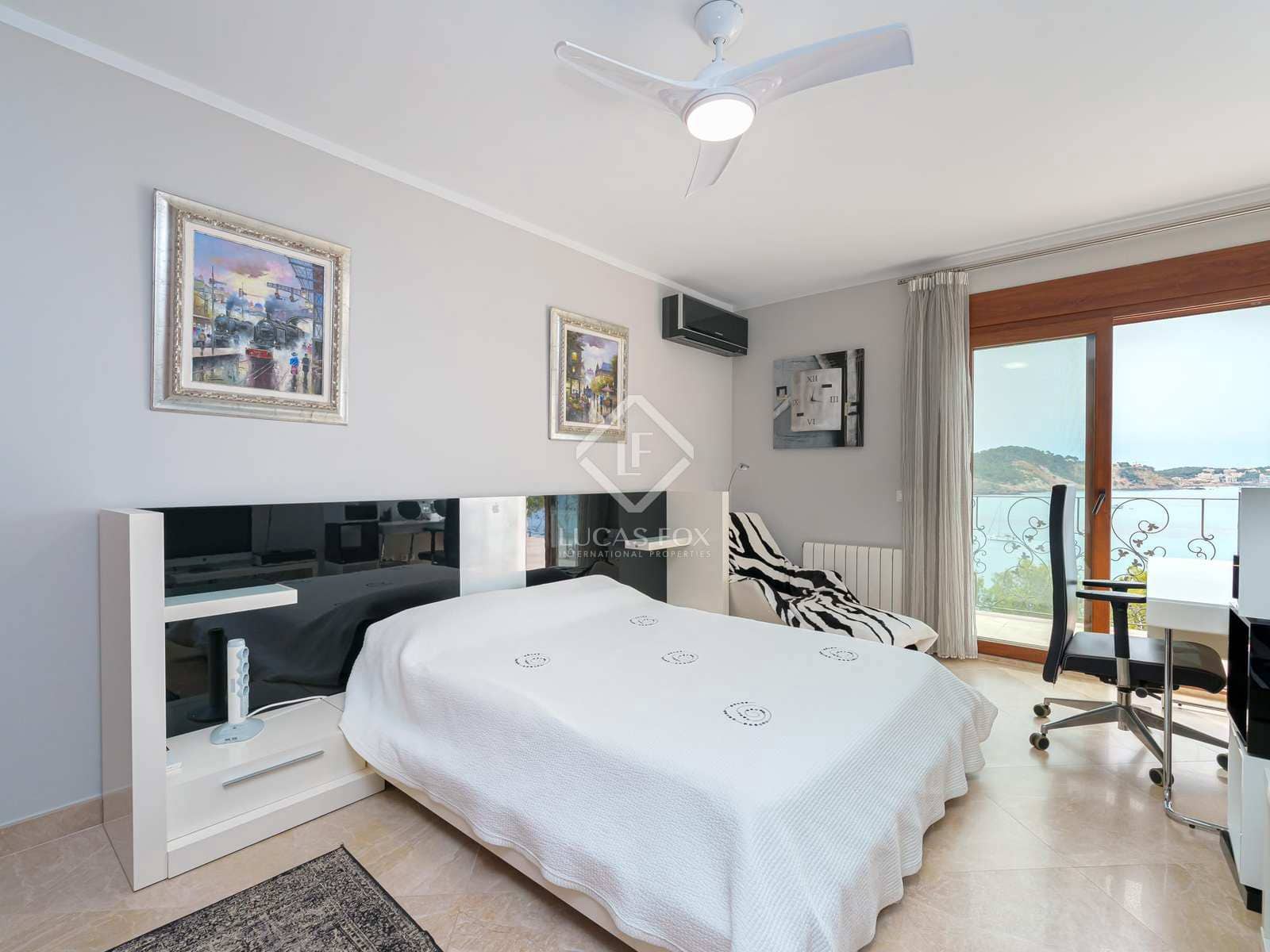 6 soveværelse Villa til salg i Cala Fornells med garage - € 10.700.000 (Ref: 8416901)