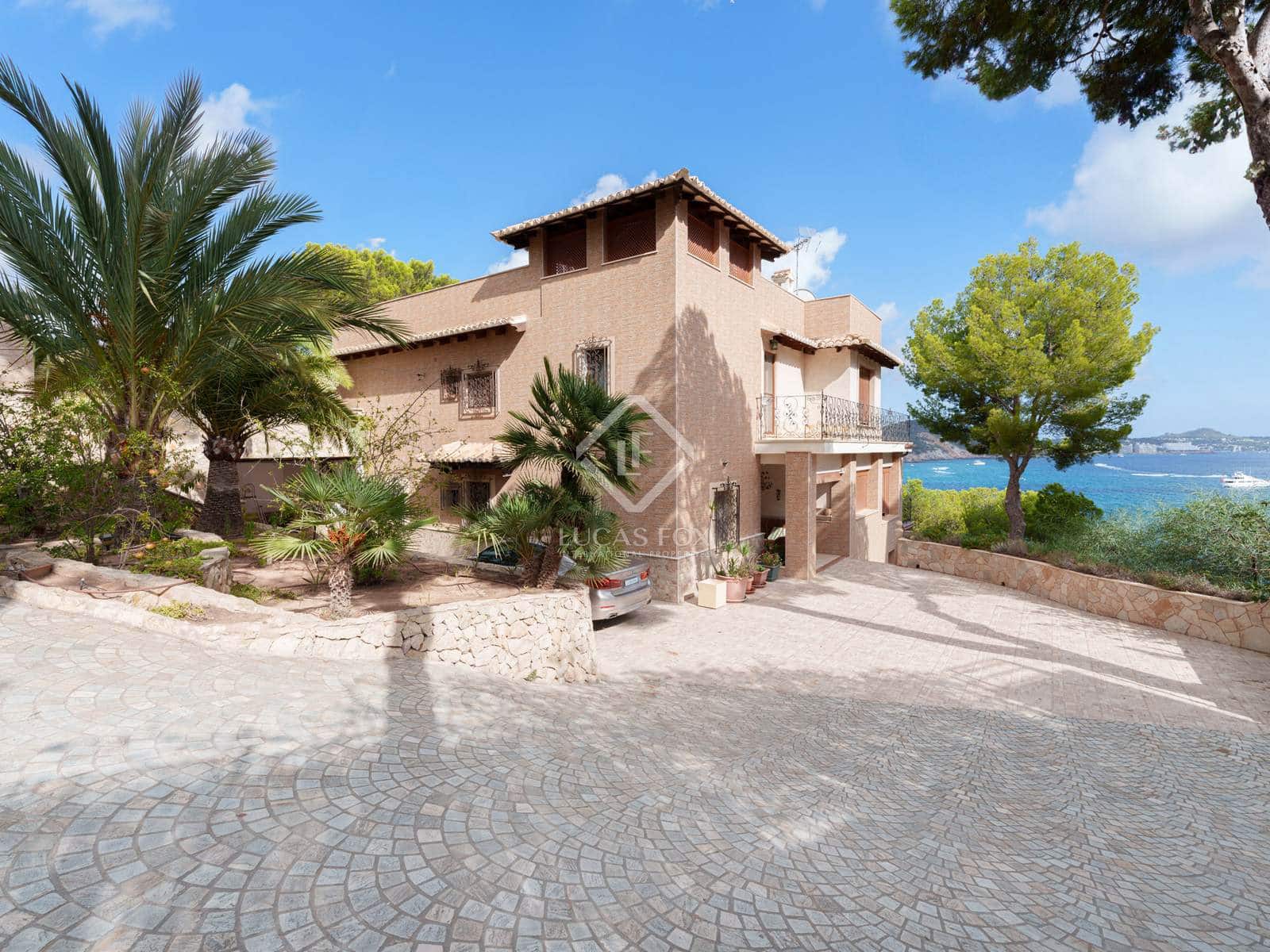 6 soveværelse Villa til salg i Cala Fornells med garage - € 10.700.000 (Ref: 8416901)