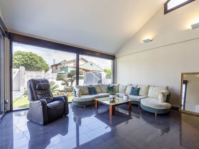 5 Zimmer Villa zu verkaufen in Picassent mit Pool Garage - 535.000 € (Ref: 8418331)