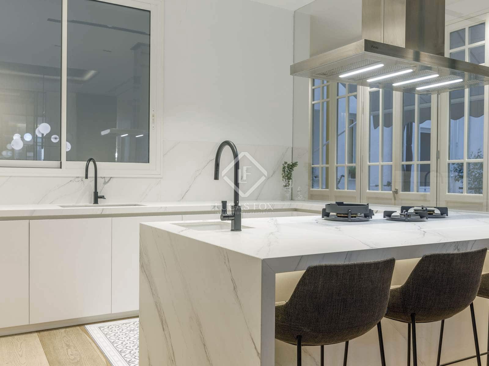 4 quarto Apartamento para arrendar em Valencia cidade - 5 000 € (Ref: 8420666)