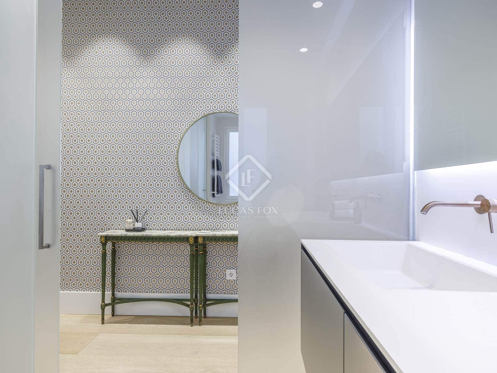 4 quarto Apartamento para arrendar em Valencia cidade - 5 000 € (Ref: 8420666)