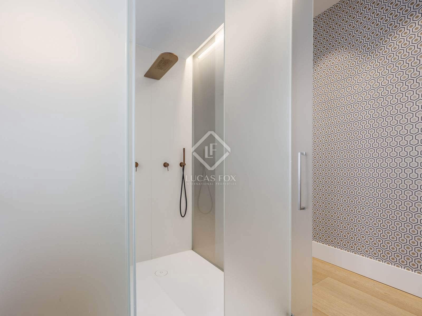 4 quarto Apartamento para arrendar em Valencia cidade - 5 000 € (Ref: 8420666)