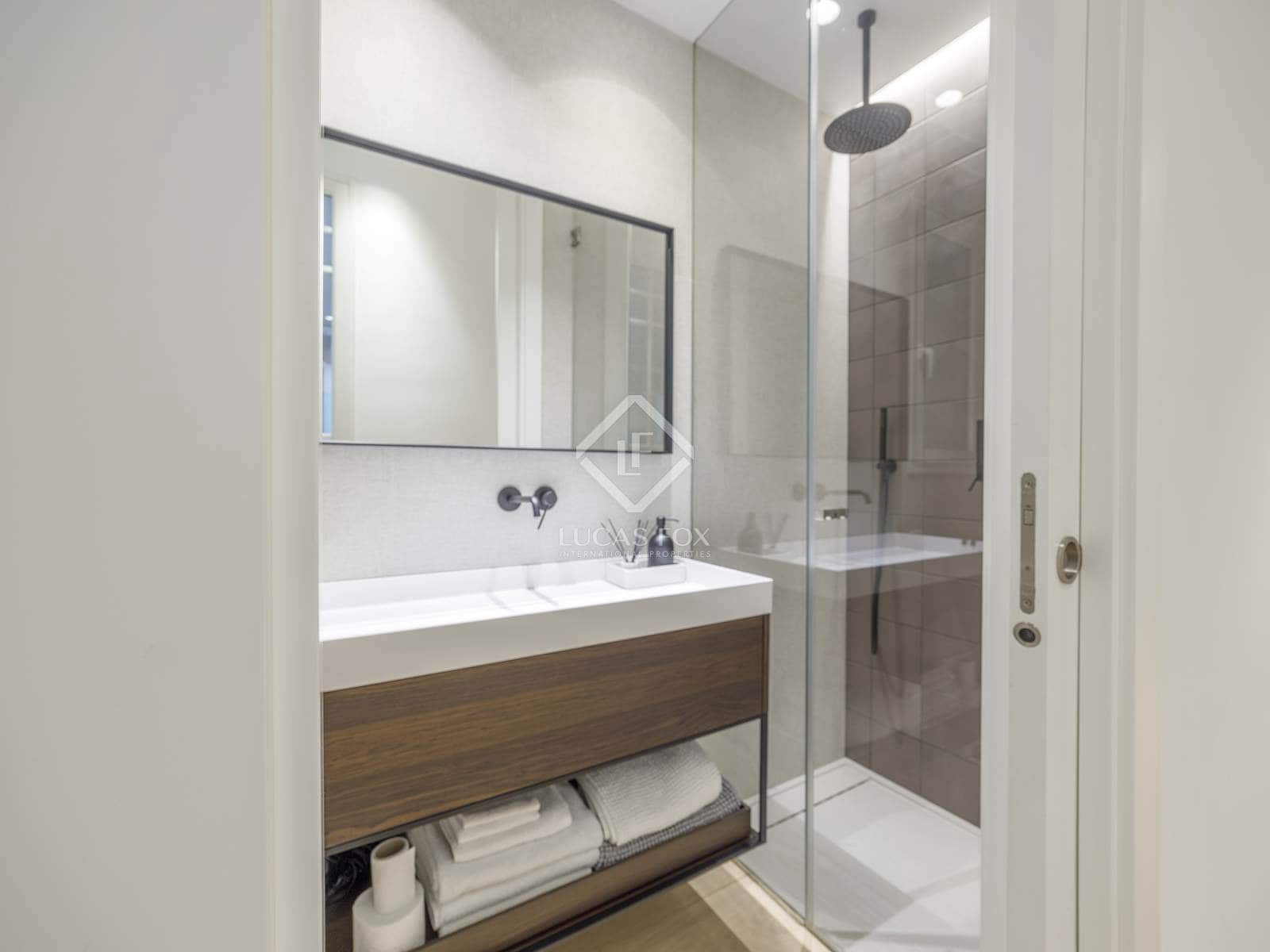 4 quarto Apartamento para arrendar em Valencia cidade - 5 000 € (Ref: 8420666)