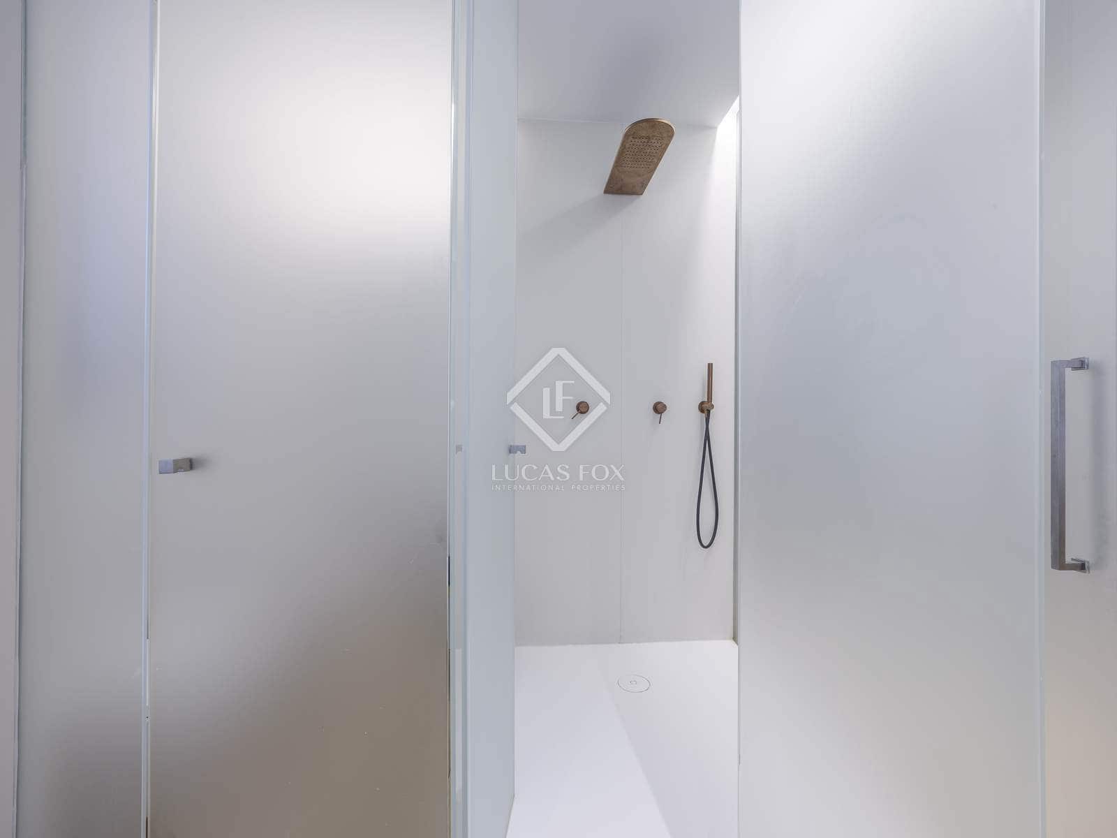 4 quarto Apartamento para arrendar em Valencia cidade - 5 000 € (Ref: 8420666)