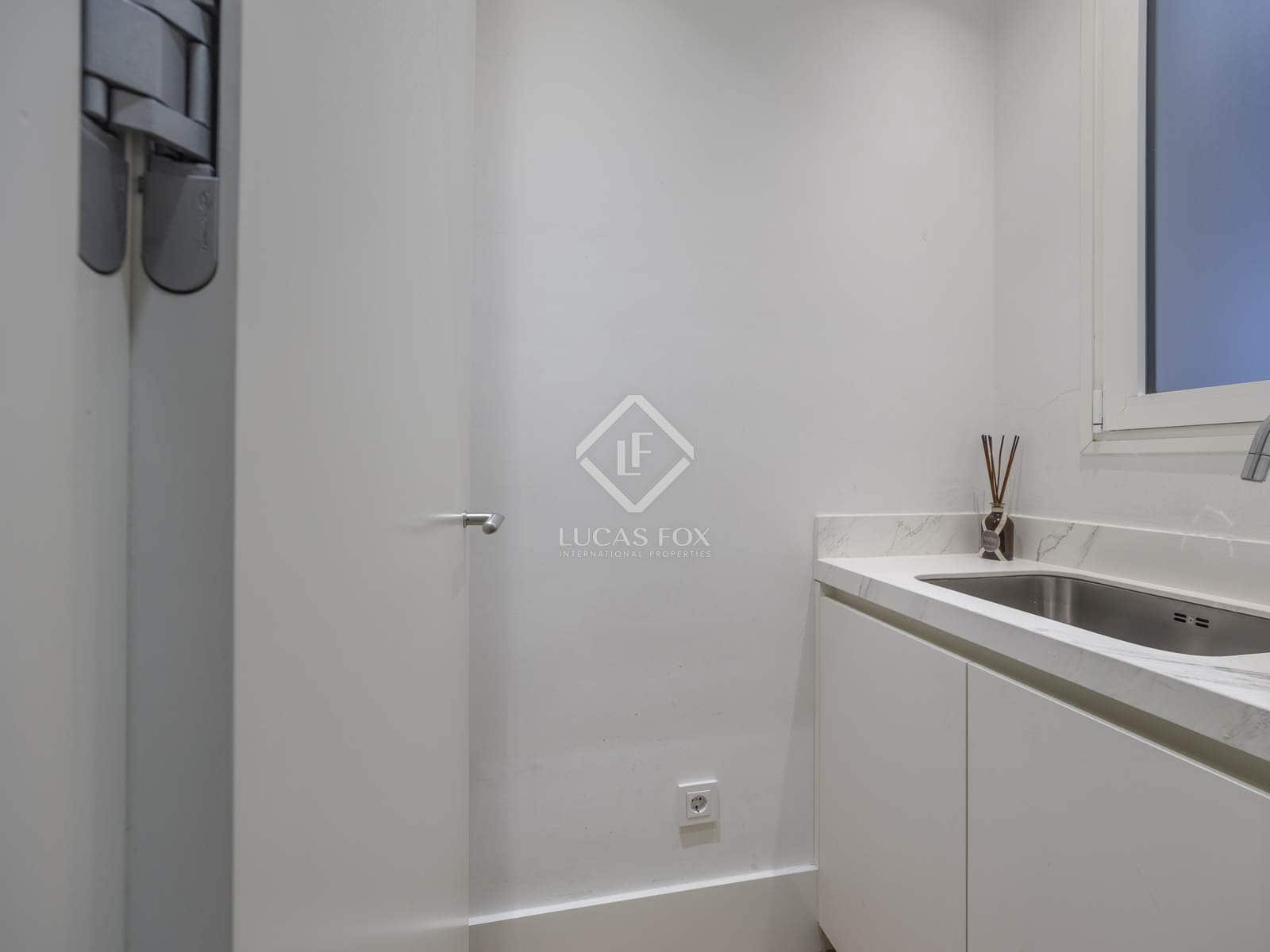 4 quarto Apartamento para arrendar em Valencia cidade - 5 000 € (Ref: 8420666)