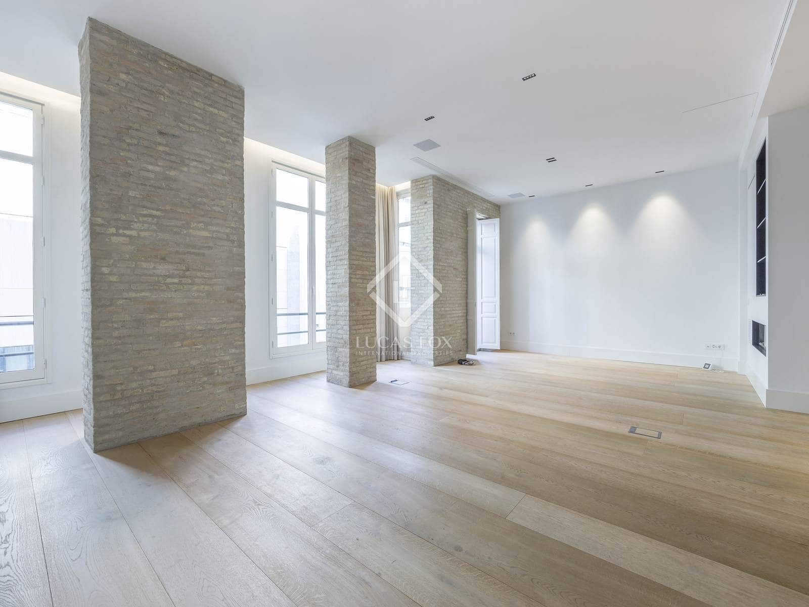 4 quarto Apartamento para arrendar em Valencia cidade - 5 000 € (Ref: 8420666)