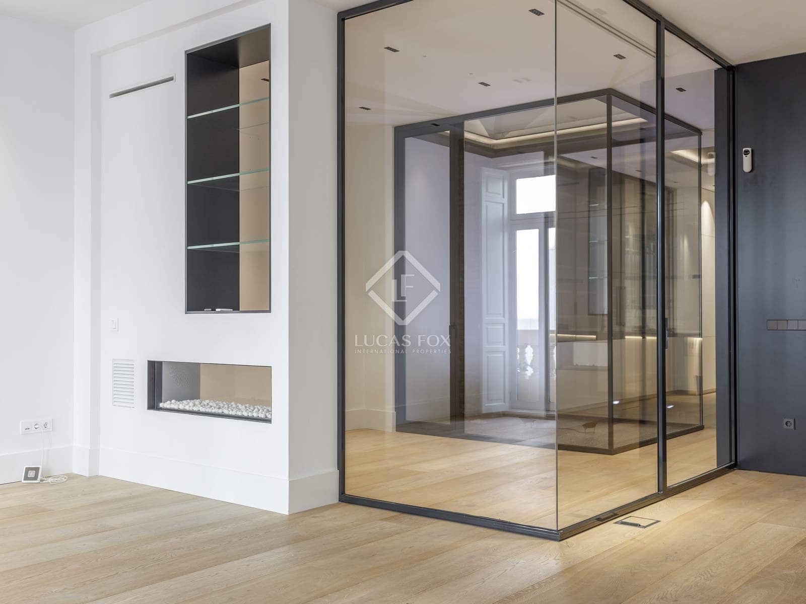 4 quarto Apartamento para arrendar em Valencia cidade - 5 000 € (Ref: 8420666)