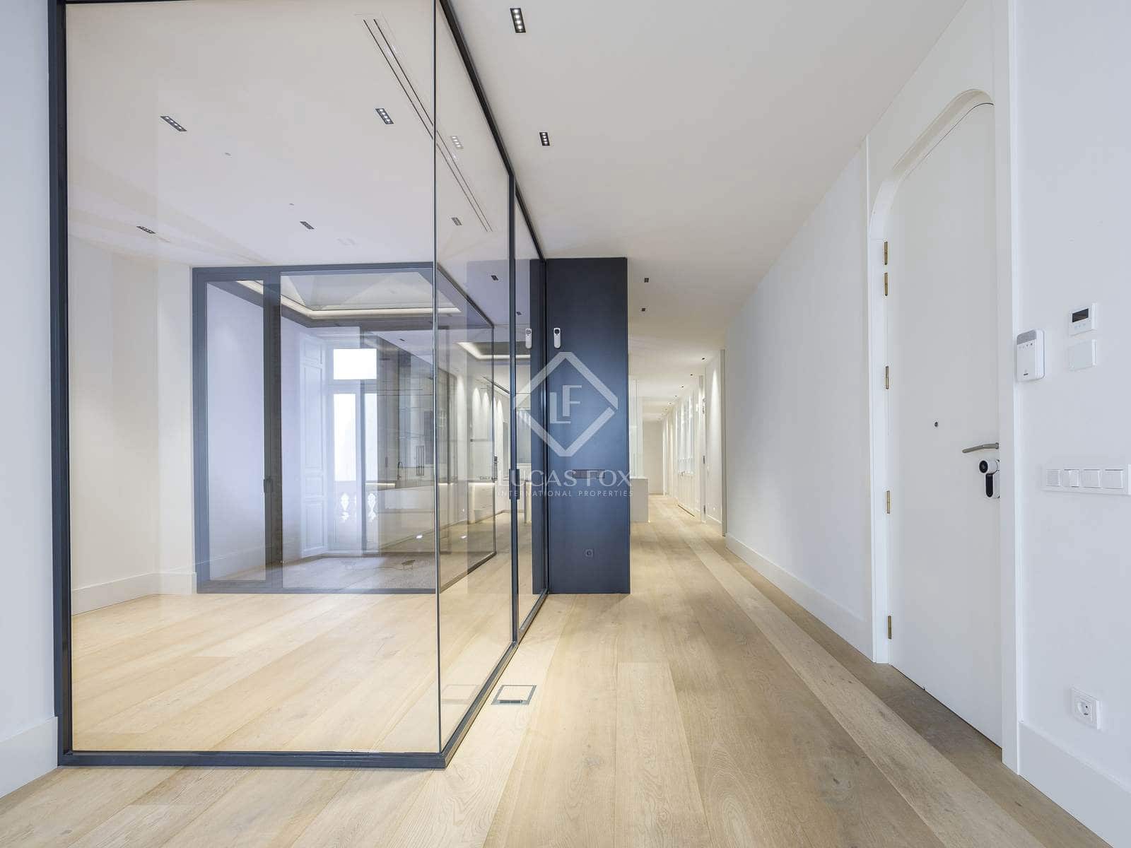 4 quarto Apartamento para arrendar em Valencia cidade - 5 000 € (Ref: 8420666)