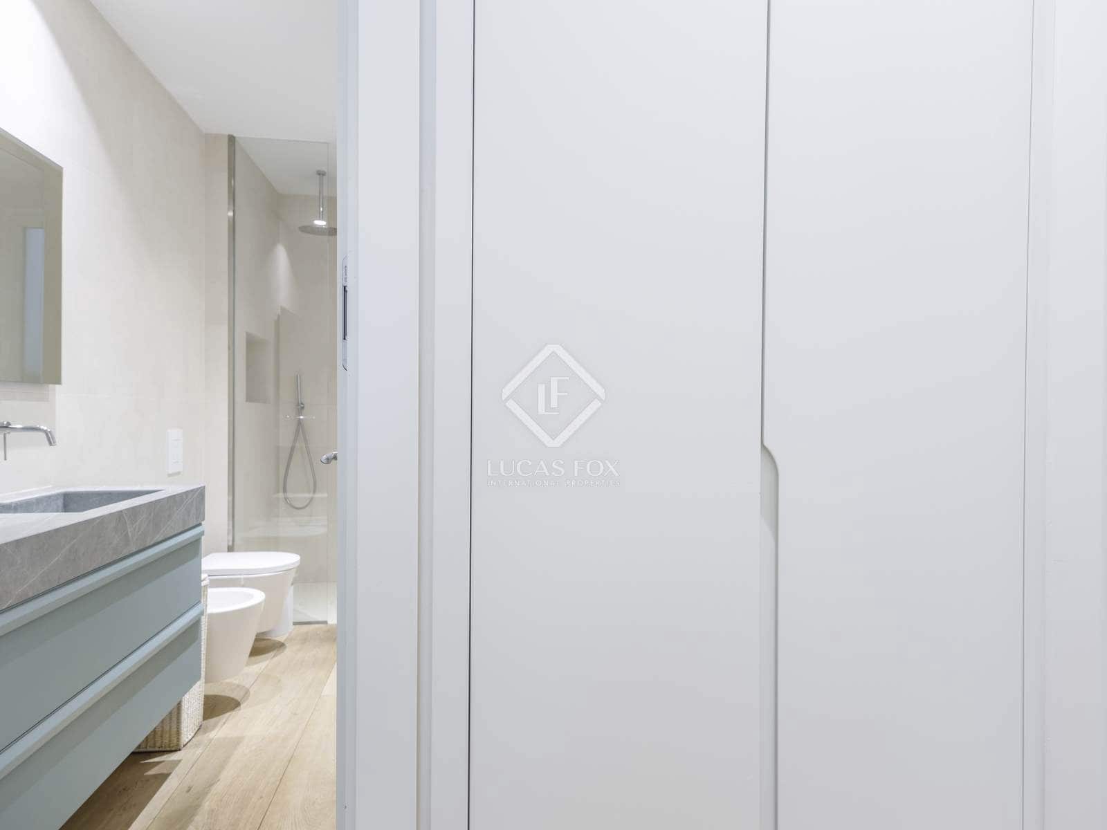 4 quarto Apartamento para arrendar em Valencia cidade - 5 000 € (Ref: 8420666)
