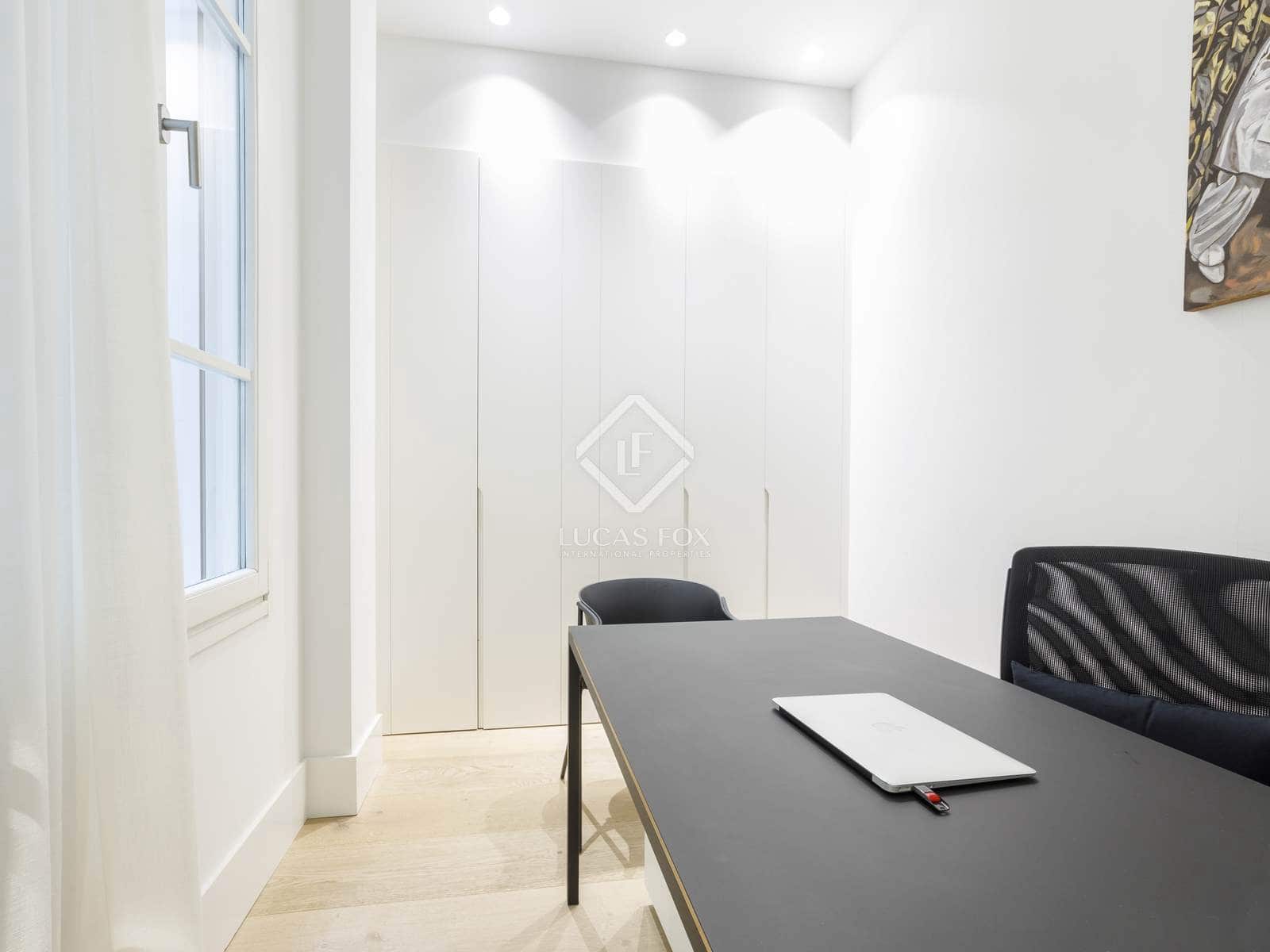 4 quarto Apartamento para arrendar em Valencia cidade - 5 000 € (Ref: 8420666)