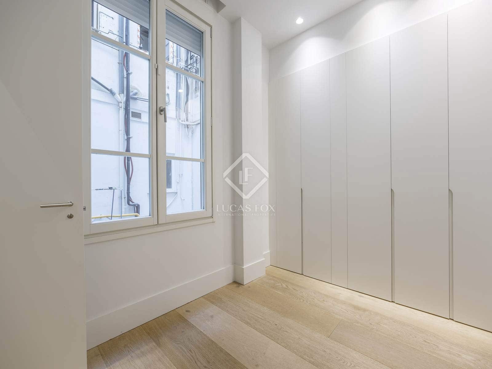 4 quarto Apartamento para arrendar em Valencia cidade - 5 000 € (Ref: 8420666)