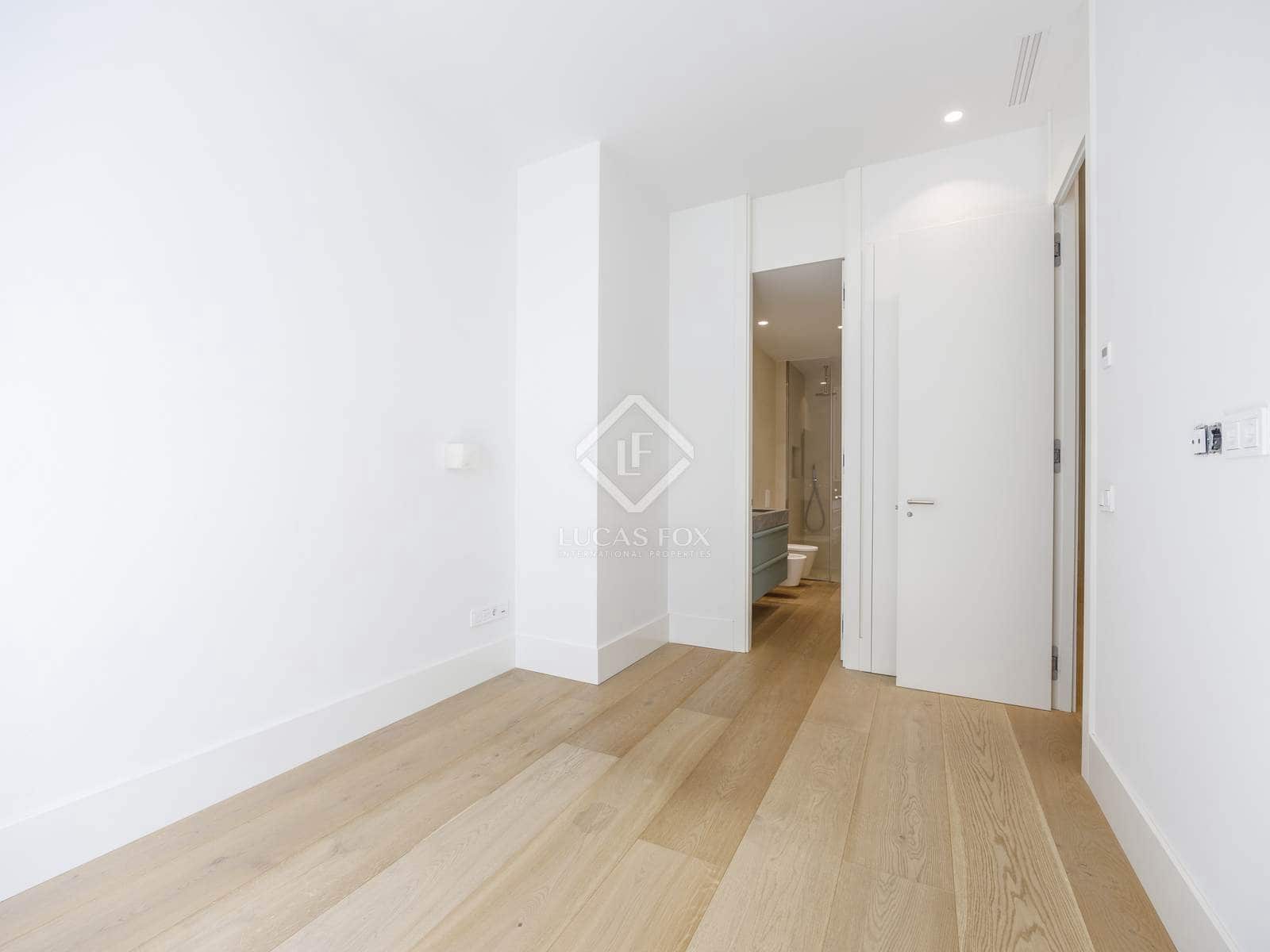 4 quarto Apartamento para arrendar em Valencia cidade - 5 000 € (Ref: 8420666)