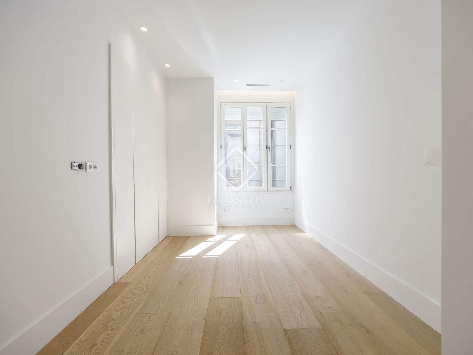 4 quarto Apartamento para arrendar em Valencia cidade - 5 000 € (Ref: 8420666)