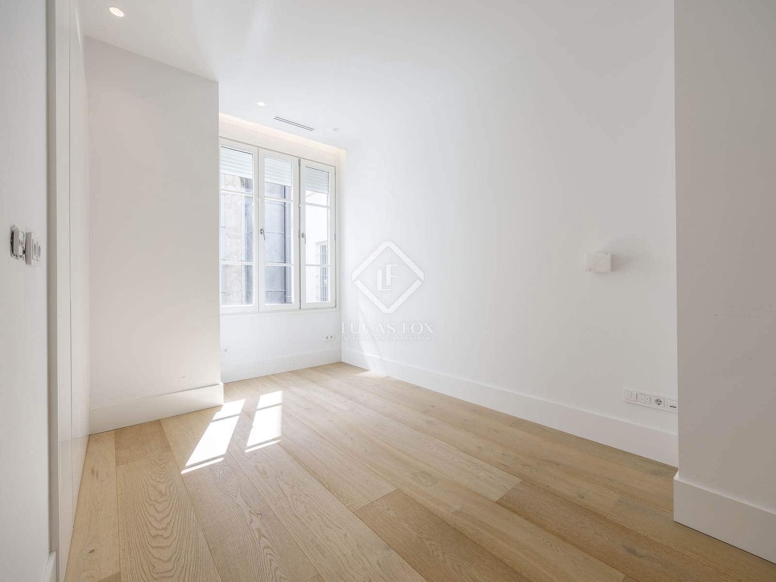 4 quarto Apartamento para arrendar em Valencia cidade - 5 000 € (Ref: 8420666)