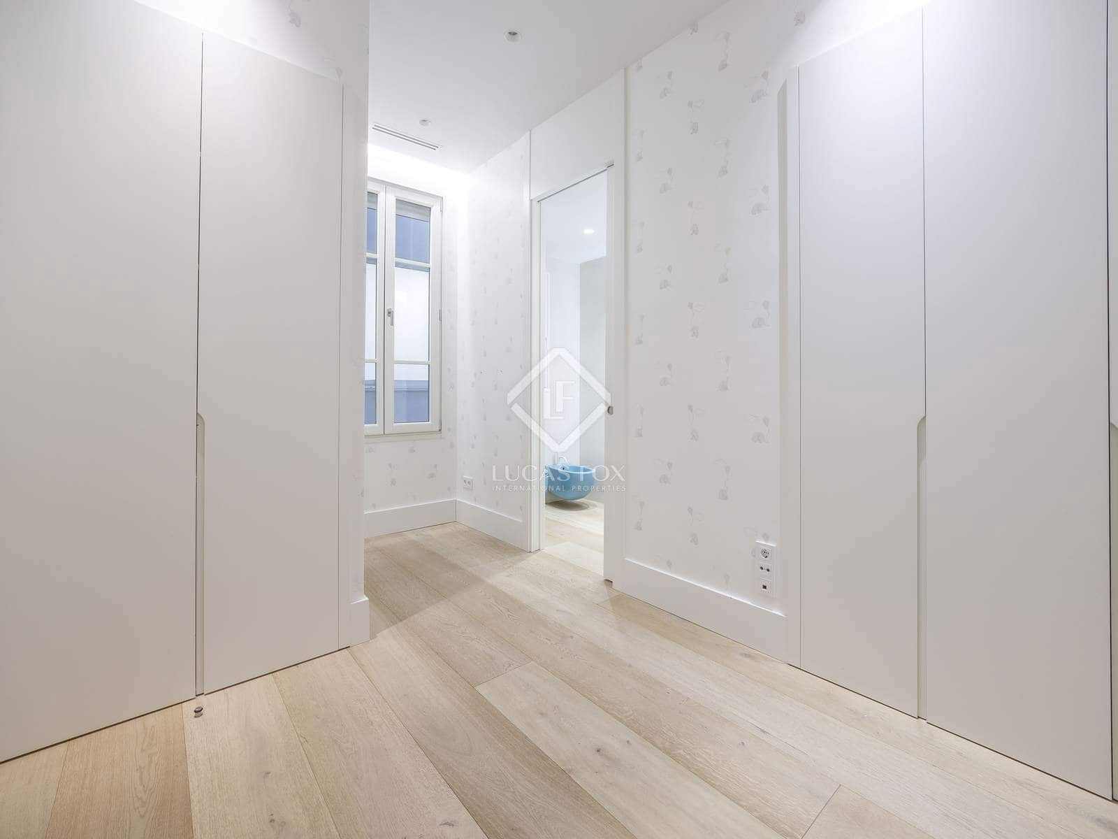 4 quarto Apartamento para arrendar em Valencia cidade - 5 000 € (Ref: 8420666)