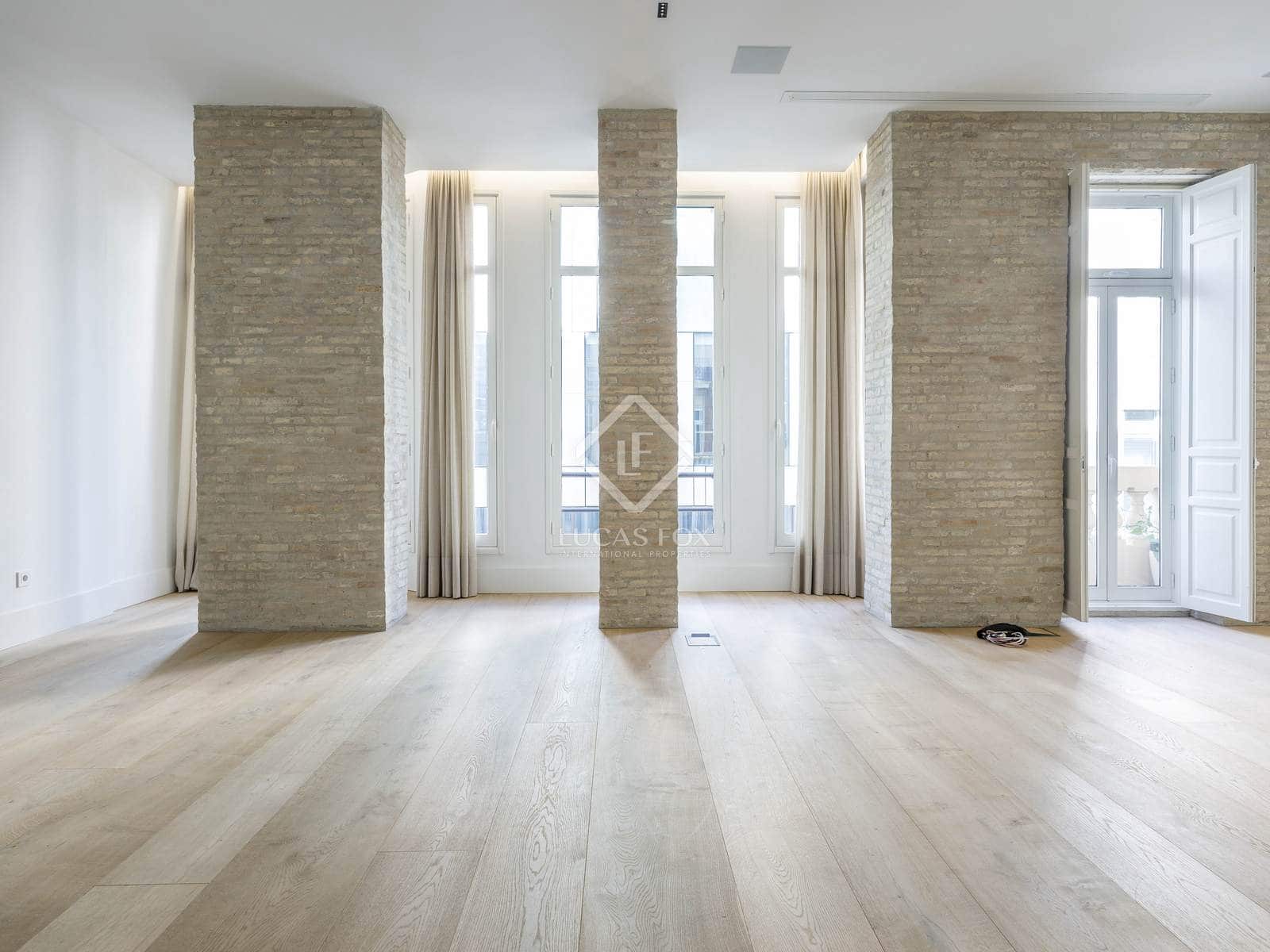 4 quarto Apartamento para arrendar em Valencia cidade - 5 000 € (Ref: 8420666)