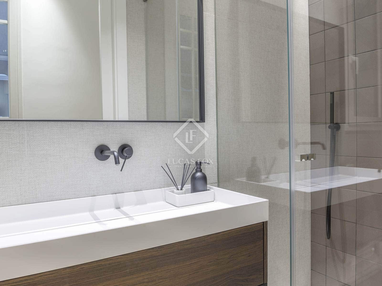 4 quarto Apartamento para arrendar em Valencia cidade - 5 000 € (Ref: 8420666)