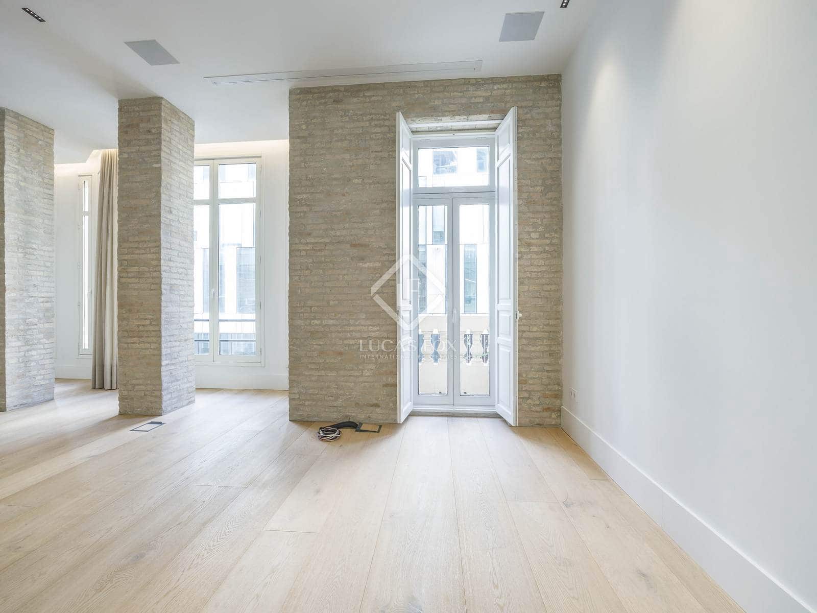 4 quarto Apartamento para arrendar em Valencia cidade - 5 000 € (Ref: 8420666)