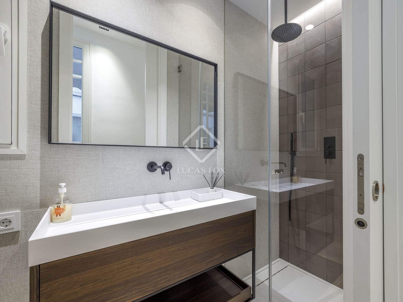 4 quarto Apartamento para arrendar em Valencia cidade - 5 000 € (Ref: 8420666)