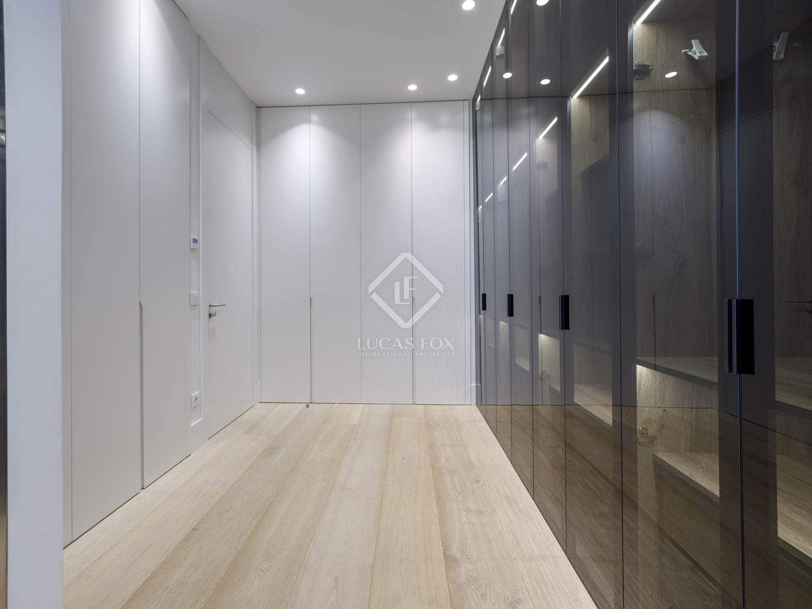 4 quarto Apartamento para arrendar em Valencia cidade - 5 000 € (Ref: 8420666)