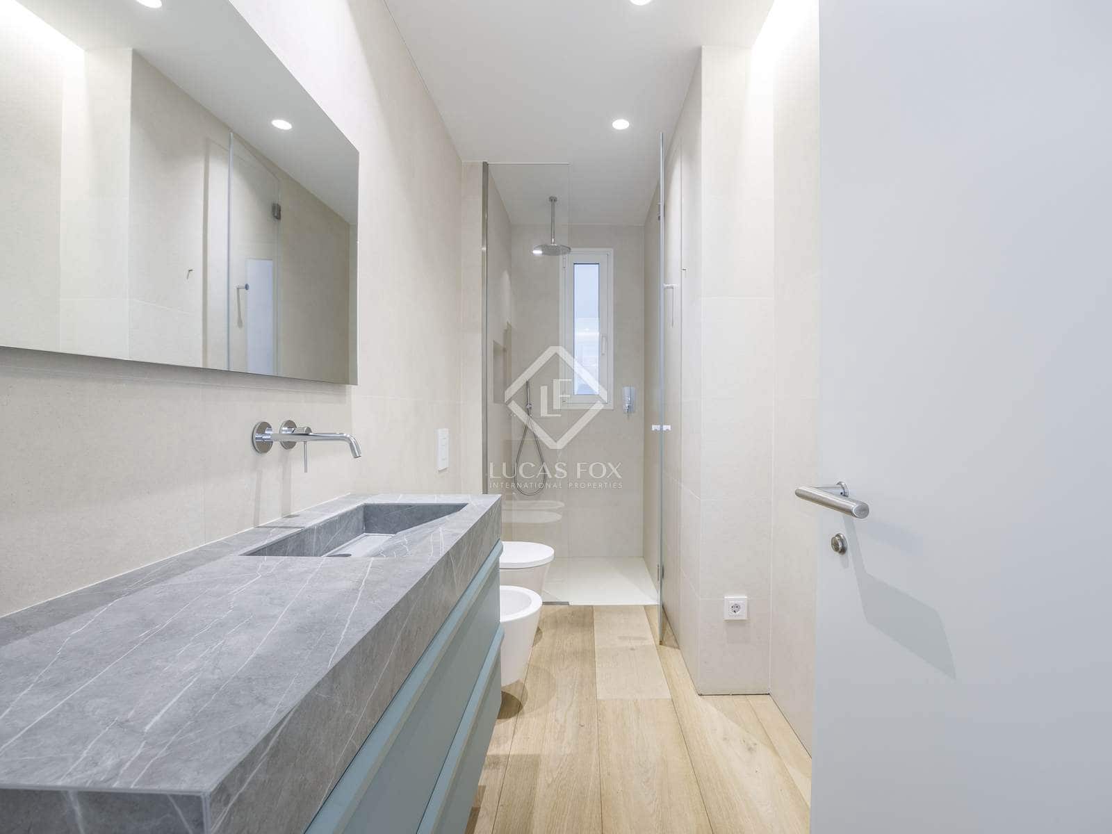4 quarto Apartamento para arrendar em Valencia cidade - 5 000 € (Ref: 8420666)