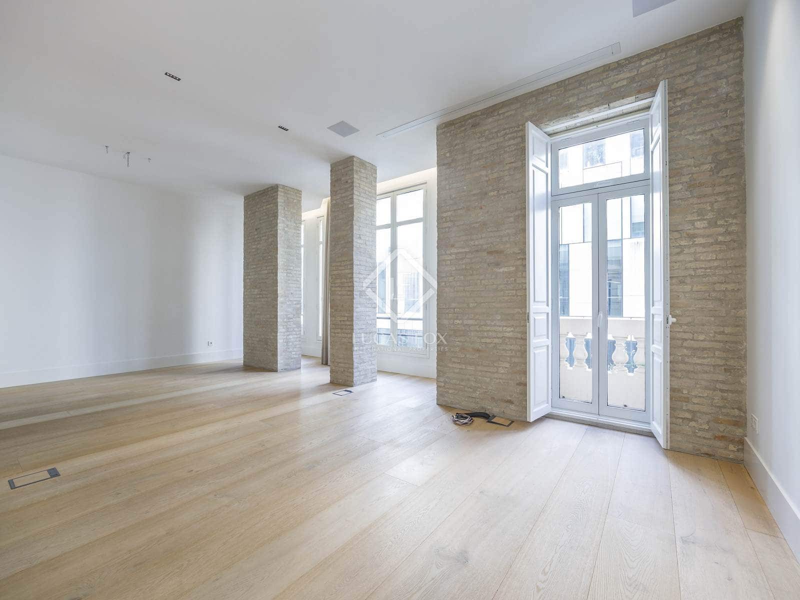 4 quarto Apartamento para arrendar em Valencia cidade - 5 000 € (Ref: 8420666)