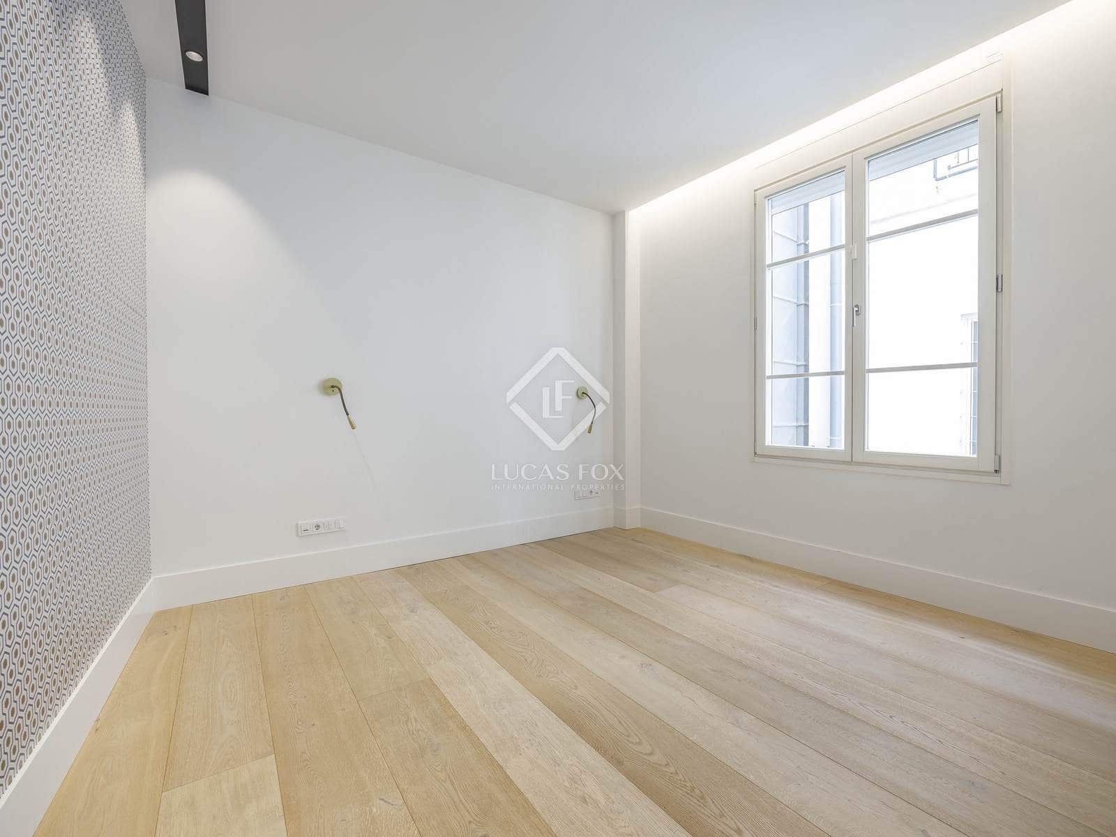 4 quarto Apartamento para arrendar em Valencia cidade - 5 000 € (Ref: 8420666)
