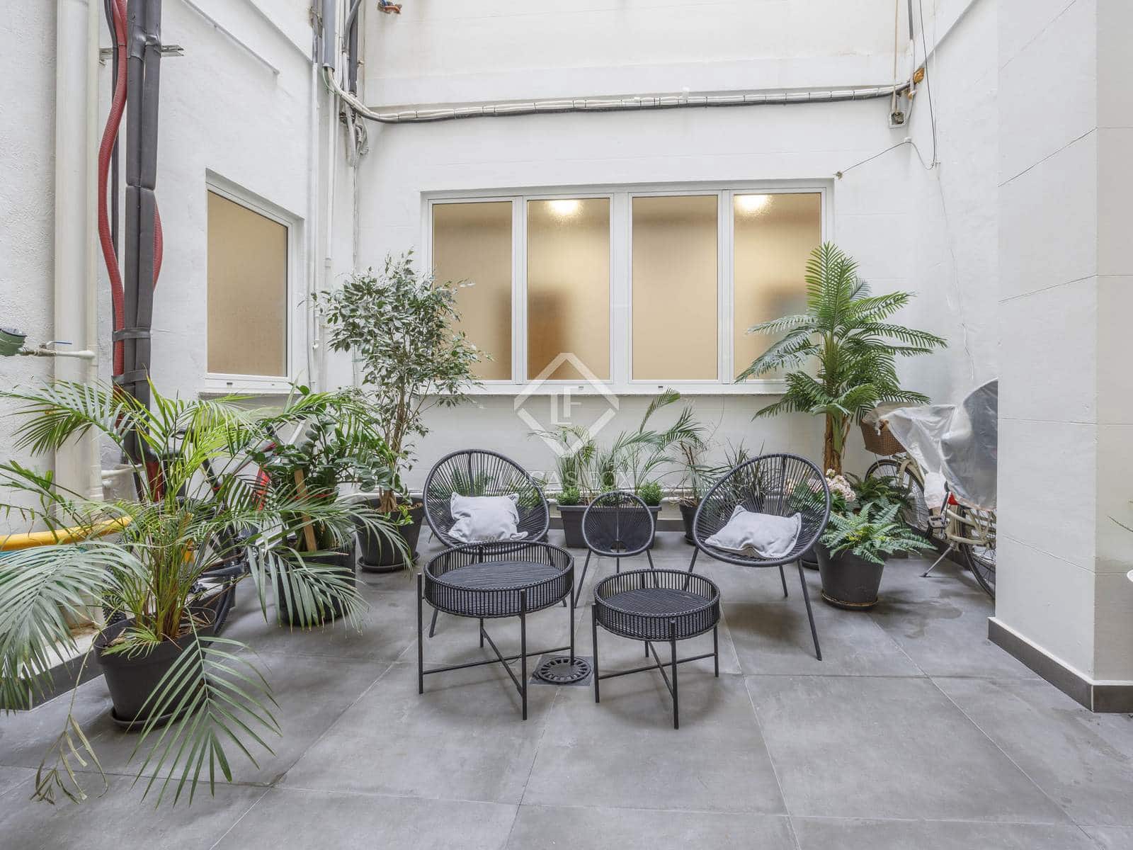 4 quarto Apartamento para arrendar em Valencia cidade - 5 000 € (Ref: 8420666)