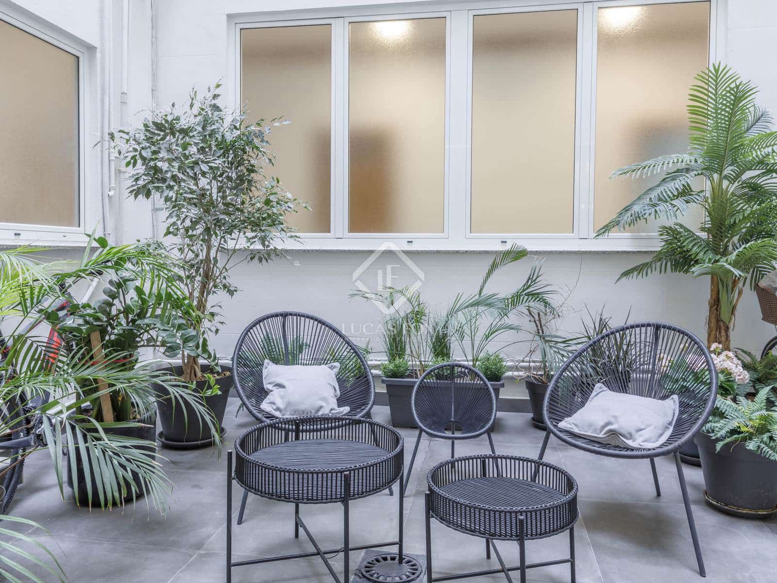 4 quarto Apartamento para arrendar em Valencia cidade - 5 000 € (Ref: 8420666)