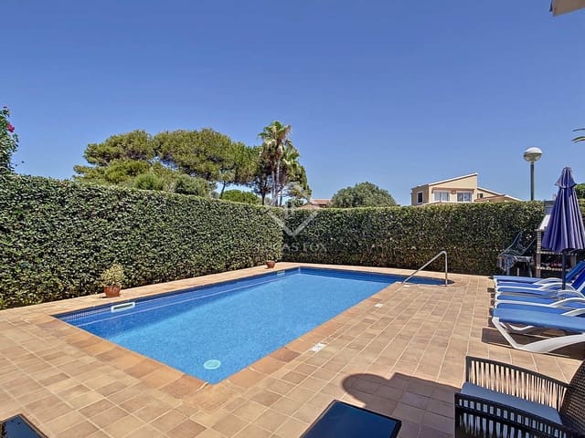 4 soveværelse Villa til salg i Ciutadella de Menorca med swimmingpool garage - € 725.000 (Ref: 8422379)