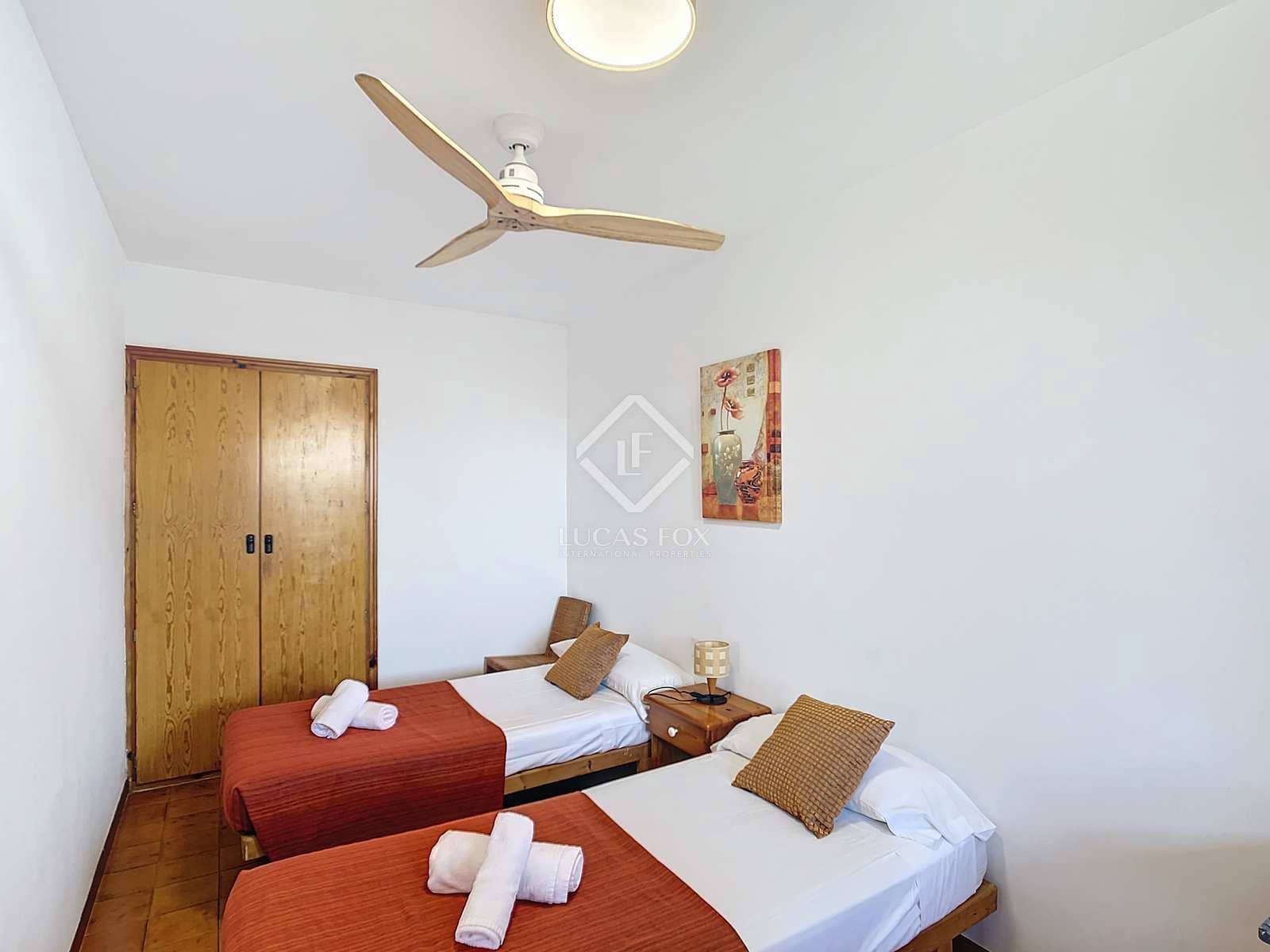 4 soveværelse Villa til salg i Ciutadella de Menorca med swimmingpool garage - € 725.000 (Ref: 8422379)