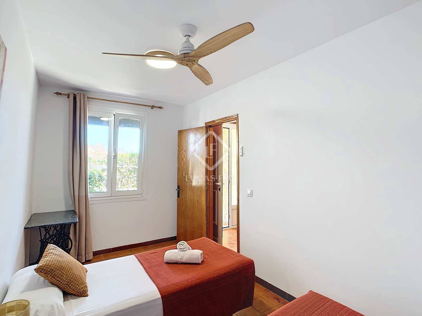 4 soveværelse Villa til salg i Ciutadella de Menorca med swimmingpool garage - € 725.000 (Ref: 8422379)