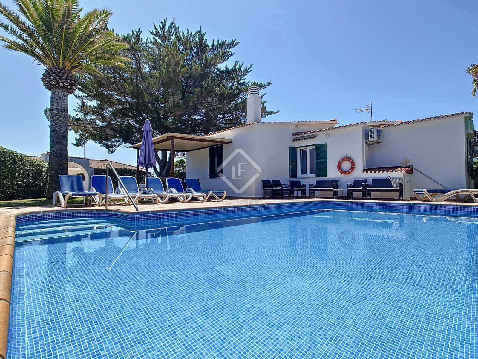 4 soveværelse Villa til salg i Ciutadella de Menorca med swimmingpool garage - € 725.000 (Ref: 8422379)