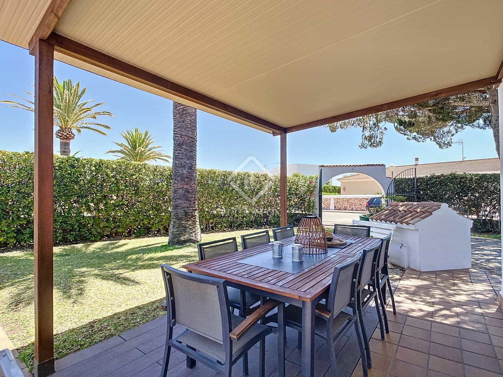 4 soveværelse Villa til salg i Ciutadella de Menorca med swimmingpool garage - € 725.000 (Ref: 8422379)