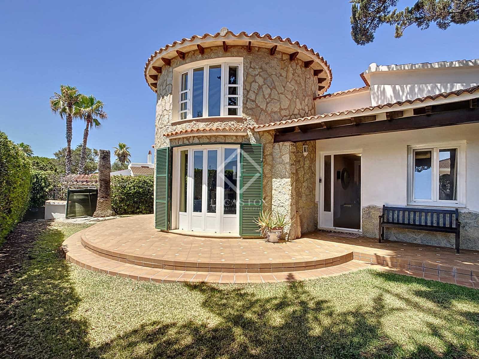 4 soveværelse Villa til salg i Ciutadella de Menorca med swimmingpool garage - € 725.000 (Ref: 8422379)