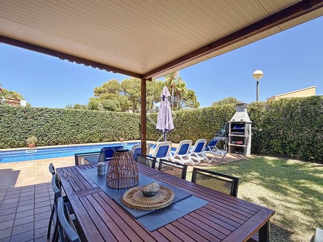 4 soveværelse Villa til salg i Ciutadella de Menorca med swimmingpool garage - € 725.000 (Ref: 8422379)