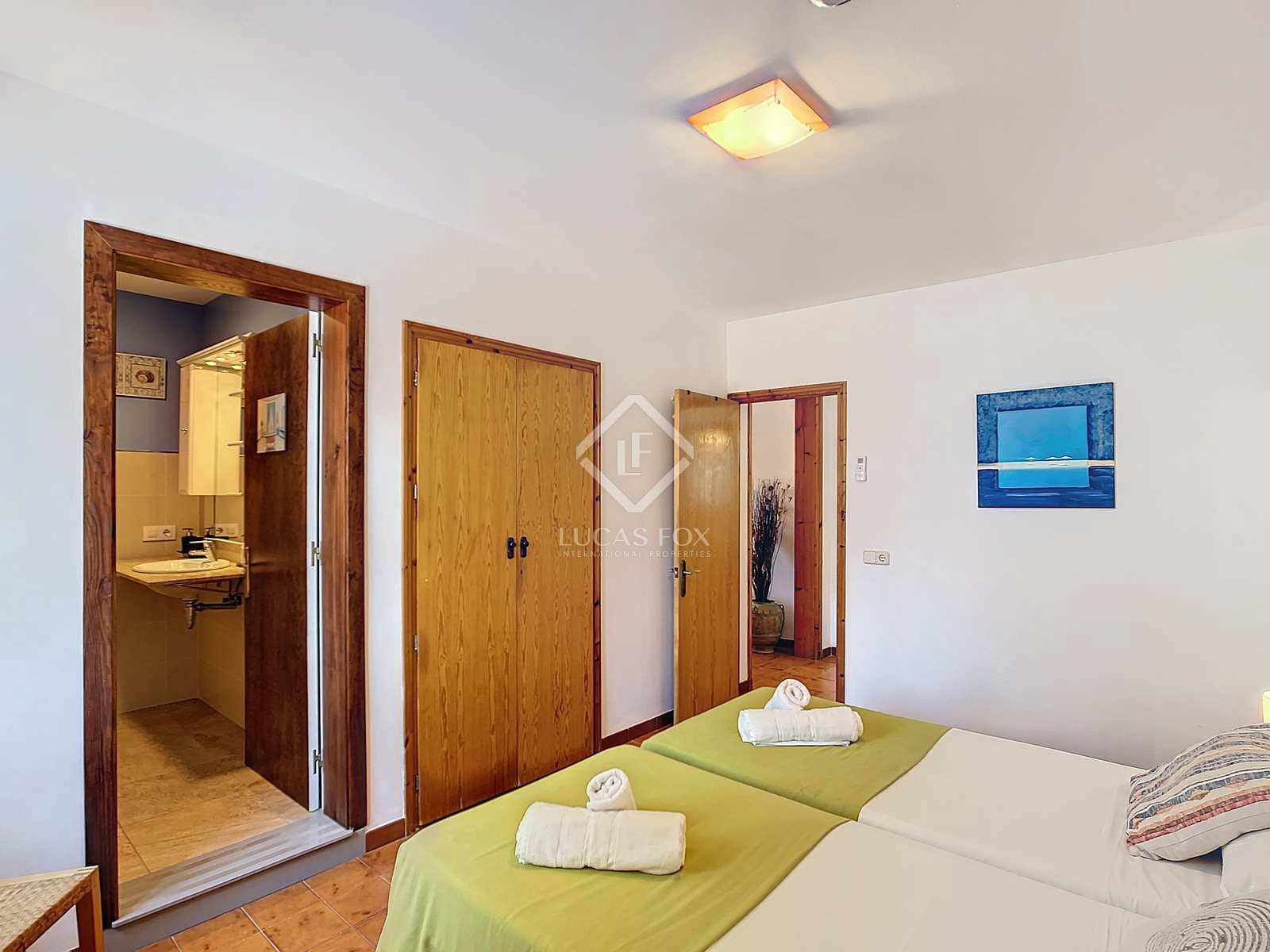 4 soveværelse Villa til salg i Ciutadella de Menorca med swimmingpool garage - € 725.000 (Ref: 8422379)